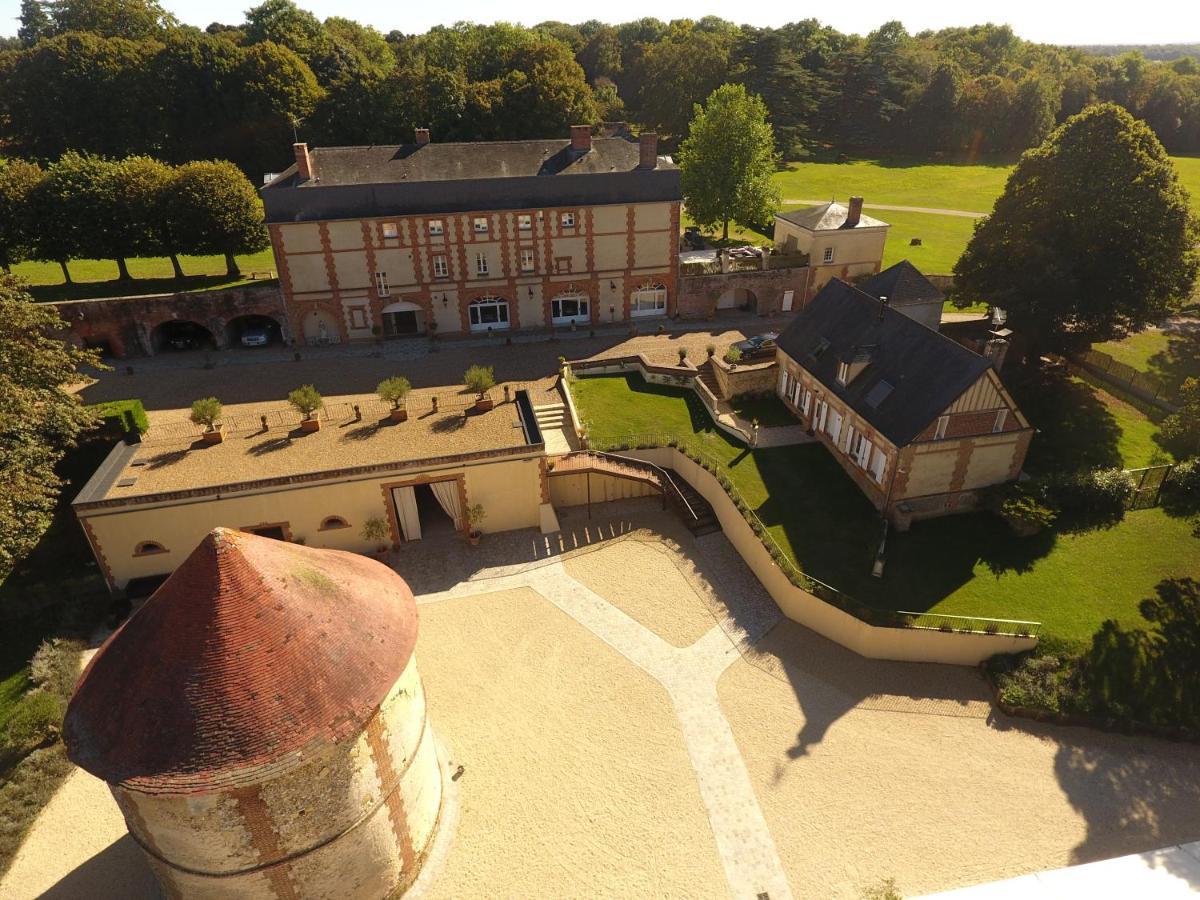 Domaine De Montchevreuil Hotel Fresneaux-Montchevreuil Exterior foto